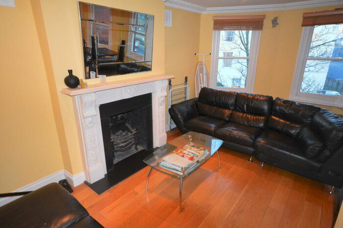 3 Bedroom Flat To Rent In Highbury Grove, London, N5