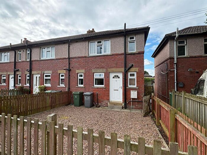 2 Bedroom End Of Terrace House For Sale In Shirley Walk, Gomersal, Cleckheaton, BD19