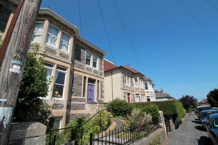 2 Bedroom Flat To Rent In Chesterfield Road, St Andrews, BS6