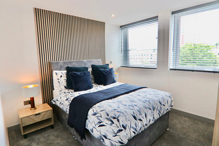 1 Bedroom Flat To Rent In Yeadon, LS19