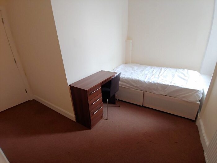 5 Bedroom Flat To Rent In Bruntsfield Place, Edinburgh, EH10