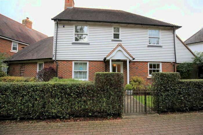 4 Bedroom Detached House To Rent In Alexander Grove, Kings Hill, West Malling, Kent, ME19