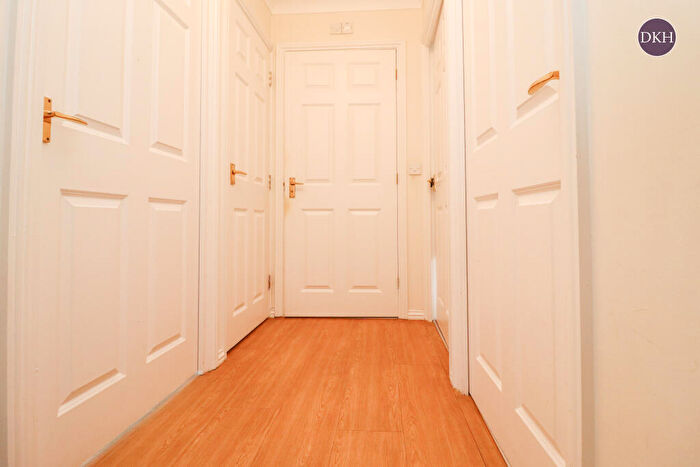 2 Bedroom Apartment To Rent In London Road, Apsley, HP3