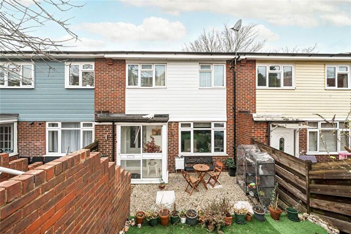 2 Bedroom Terraced House For Sale In Estreham Road, Streatham, SW16