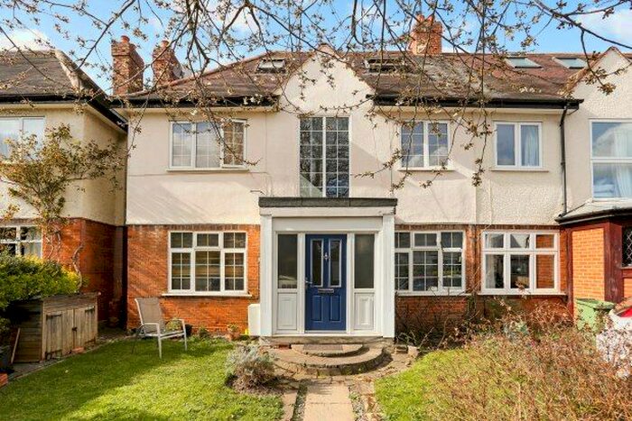 Studio To Rent In Clonmel Road, Teddington, TW11