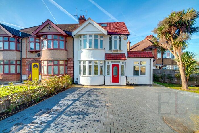 3 Bedroom Maisonette To Rent In Flat, Balmoral Road, Harrow, Greater London, HA2