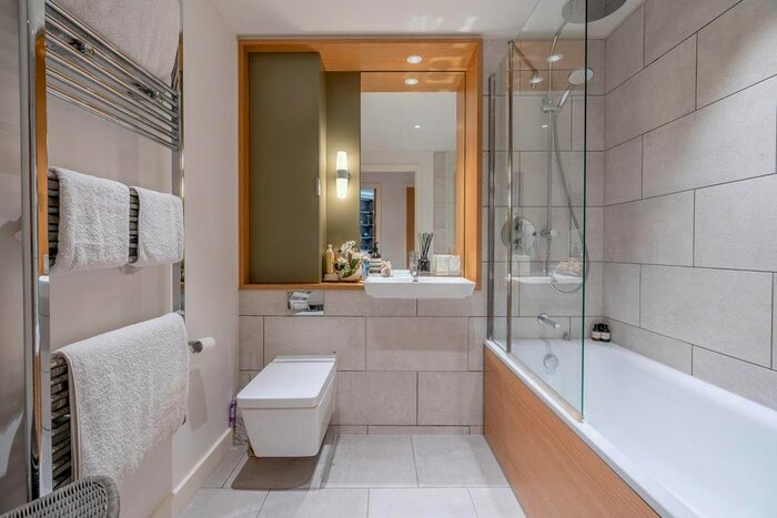 1 Bedroom Flat To Rent In Maud Street, Canning Town, E16