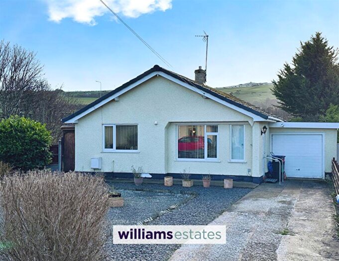 3 Bedroom Detached Bungalow For Sale In Warren Road, Prestatyn, LL19