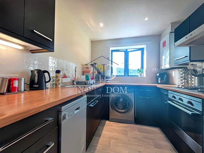 2 Bedroom Flat To Rent In Hatton Road, Feltham, TW14