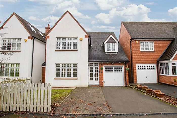 4 Bedroom House To Rent In New House Farm Drive, Northfield, Birmingham, West Midlands, B31