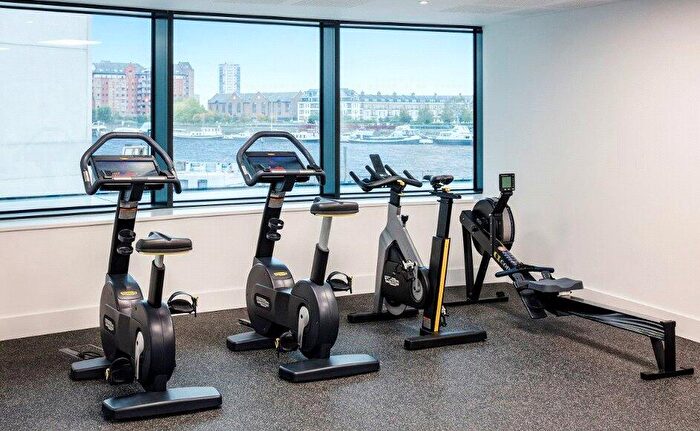 2 Bedroom Flat For Sale In Lombard Wharf, Lombard Road, SW11