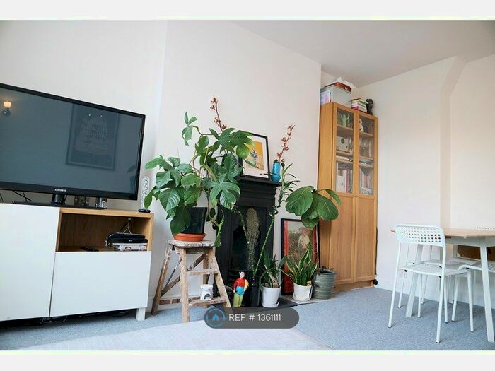 1 Bedroom Flat To Rent In Victoria Chambers, London, EC2A