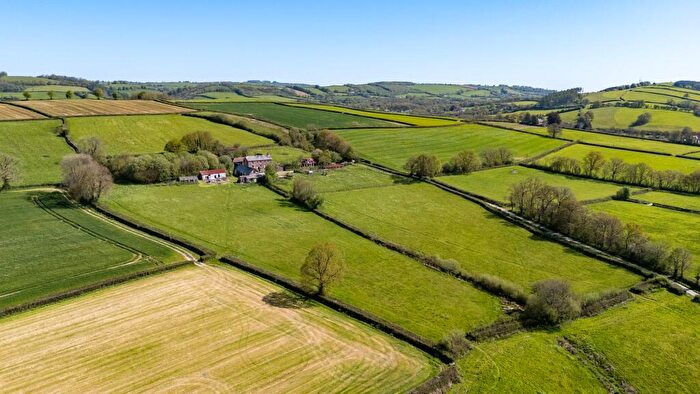 5 Bedroom Detached House For Sale In Shillingford, Tiverton, EX16