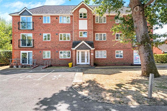 2 Bedroom Apartment To Rent In Collingwood, Farnborough, Hampshire, GU14