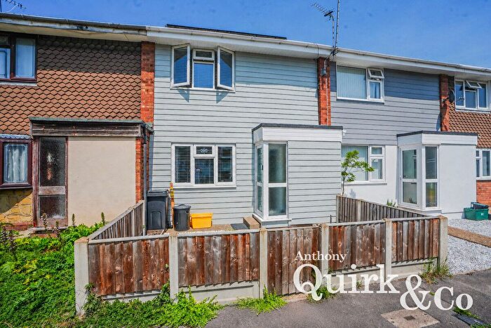 3 Bedroom Terraced House For Sale In Castle Walk, Canvey Island, SS8