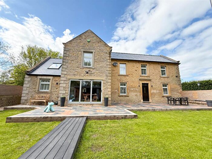 3 Bedroom Farm House For Sale In Skew Hill, Grenoside, S35