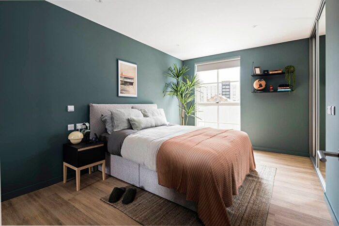1 Bedroom Flat To Rent In Hayes, UB3