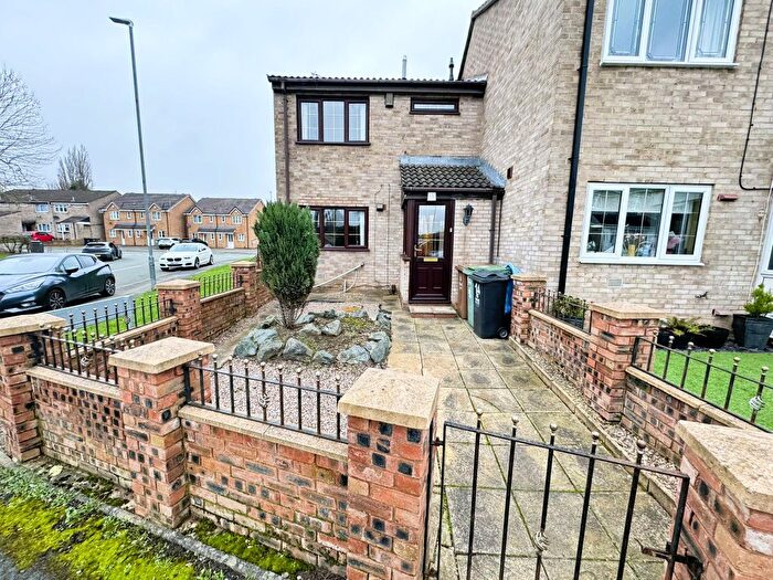 3 Bedroom Town House To Rent In Farmhouse Way, Willenhall, WV12