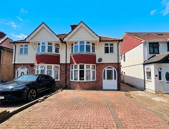 3 Bedroom Semi Detached House For Sale In Hounslow, TW5
