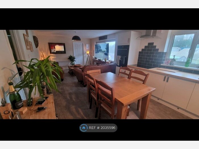 3 Bedroom Flat To Rent In Brixham, Brixham, TQ5