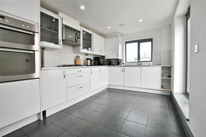 3 Bedroom Apartment To Rent In New Street, Chelmsford, Essex, CM1
