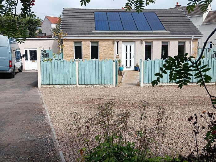 2 Bedroom Detached Bungalow For Sale In Irvine Road, Kilwinning, KA13