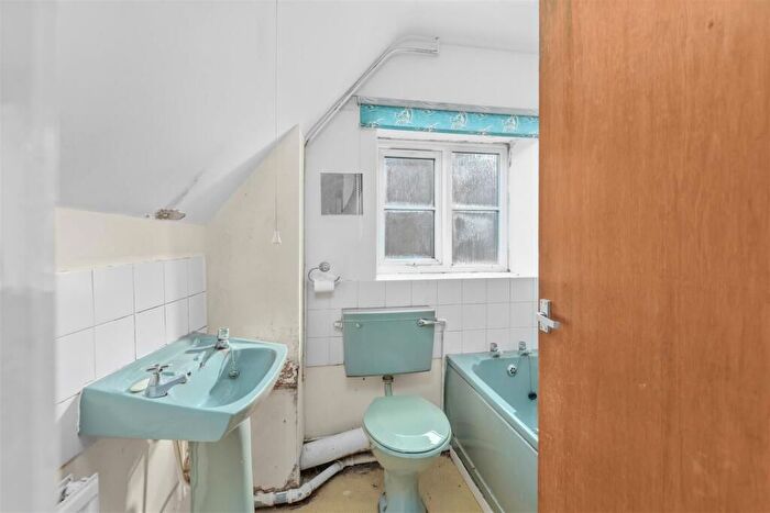 2 Bedroom Cottage For Sale In Spring Lane, Little Bourton, Banbury, OX17
