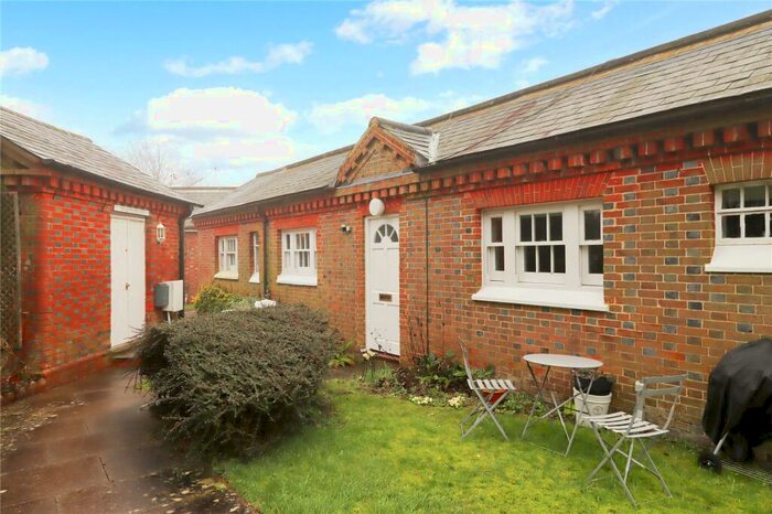 1 Bedroom Bungalow To Rent In Chapelfields, Cuckfield, Haywards Heath, West Sussex, RH17