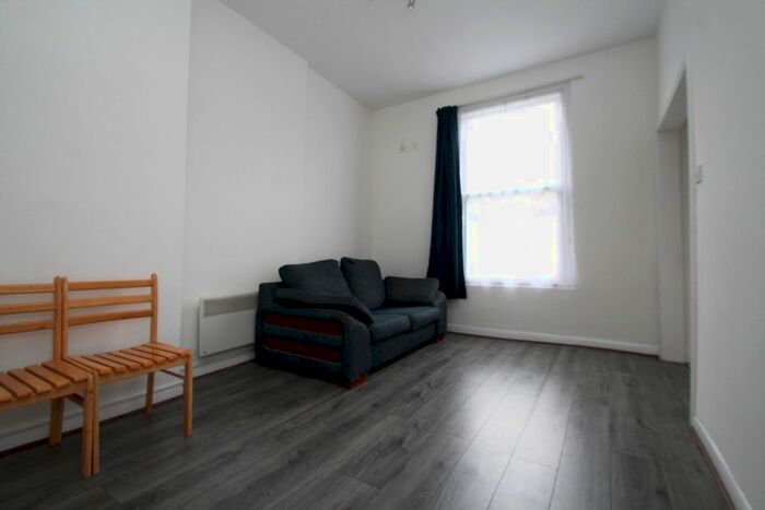 2 Bedroom Flat To Rent In Marlborough Road, London, N19