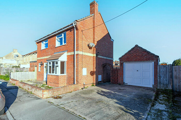 3 Bedroom Detached House For Sale In Park Street, Trowbridge, BA14