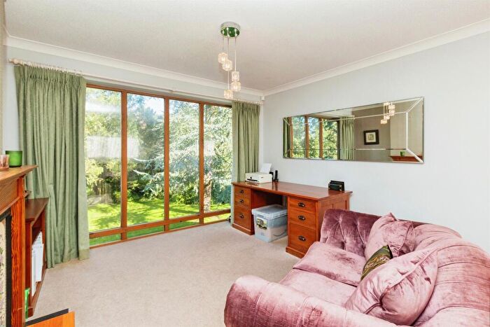 4 Bedroom Detached House For Sale In Manor Gardens, Grendon Underwood, Aylesbury, HP18