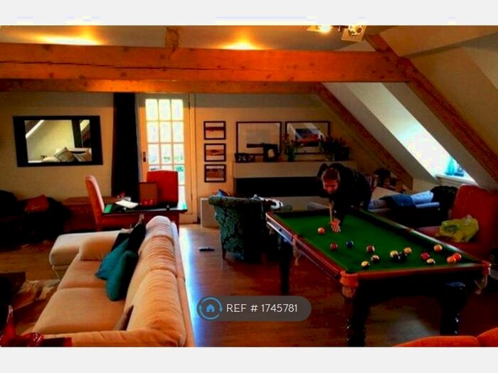 3 Bedroom Flat To Rent In Lenham Rd., London, SE12