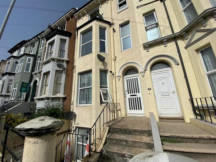 1 Bedroom Flat To Rent In South Terrace, Hastings, TN34