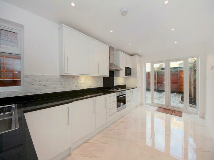 4 Bedroom Terraced House To Rent In Windsor Road, London, NW2