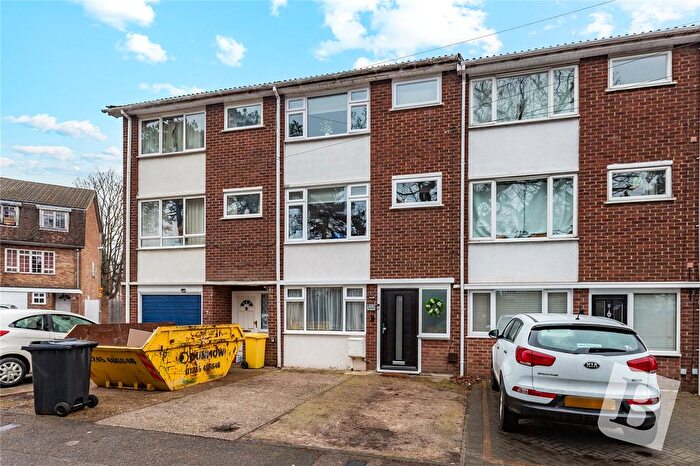 5 Bedroom Terraced House For Sale In Geary Drive, Brentwood, Essex, CM14