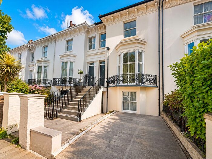 6 Bedroom Terraced House For Sale In Compton Avenue, Brighton, BN1