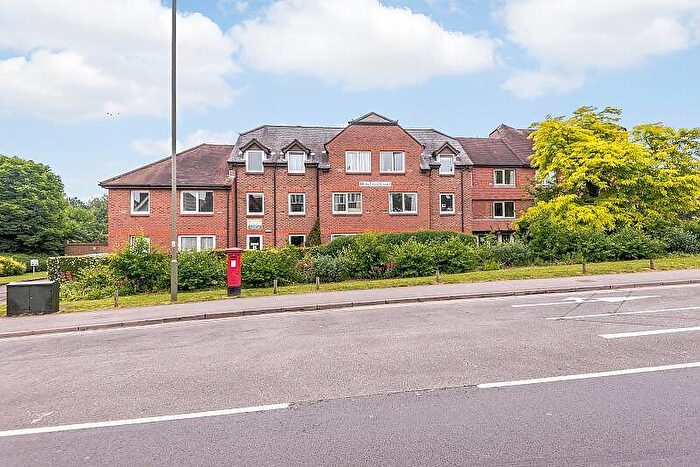 2 Bedroom Flat To Rent In Denehyrst Court, York Road, Guildford, GU1