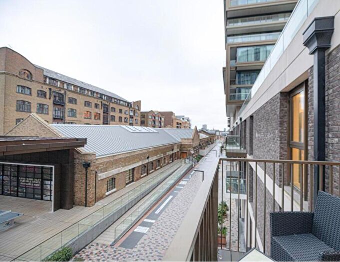 2 Bedroom Flat To Rent In Merino Garden, London, E1W