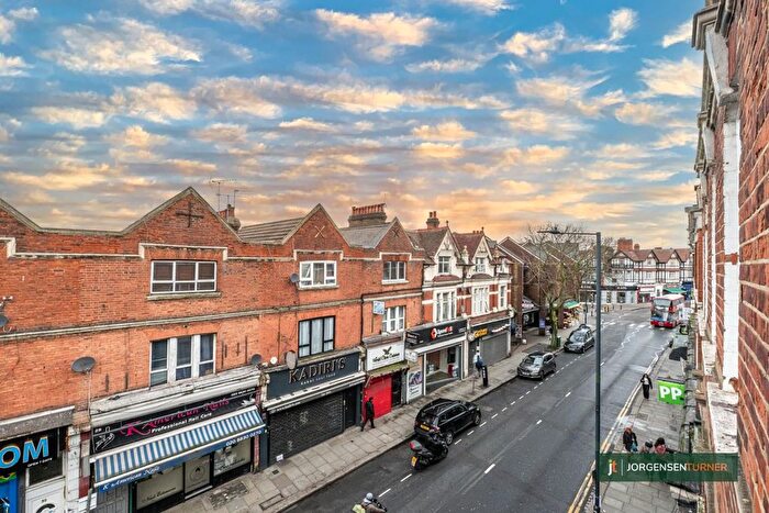 3 Bedroom Flat To Rent In High Road, Willesden, NW10