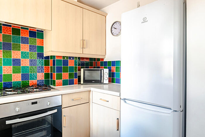 2 Bedroom Link Detached House For Sale In Redhouse Lane, Chapel Allerto, LS7