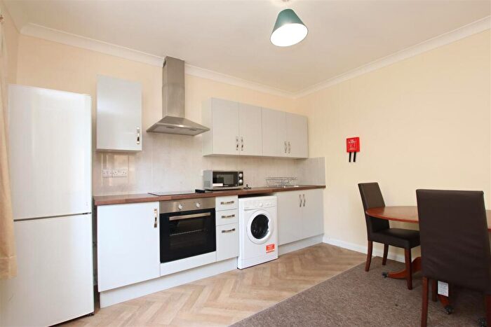 3 Bedroom Flat To Rent In Norfolk Buildings, Bath, BA1