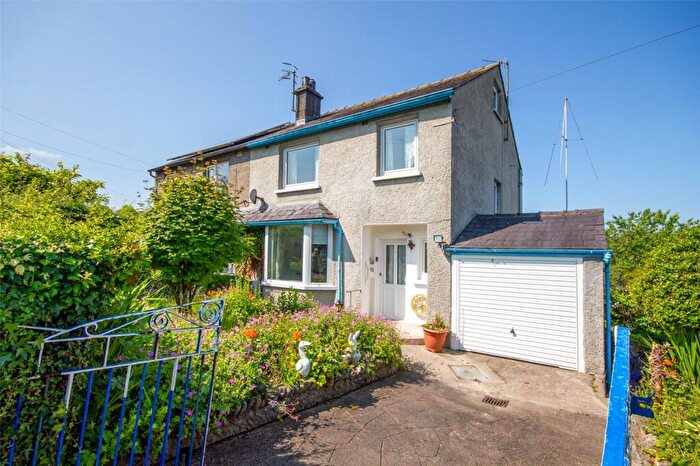 3 Bedroom Semi-Detached House For Sale In Castle Green Close, Kendal, LA9