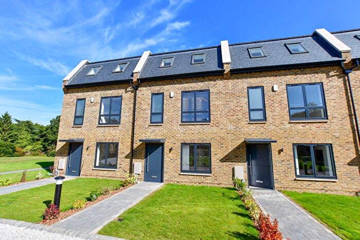 4 Bedroom Terraced House To Rent In Manor Lane, Longfield, DA3