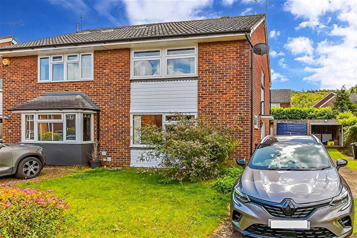 3 Bedroom Semi-Detached House For Sale In Welton Close, Tonbridge, Kent, TN9