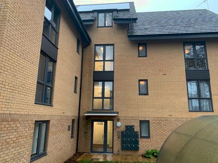 2 Bedroom Flat To Rent In Jonathan Henry Place, Luton, LU4