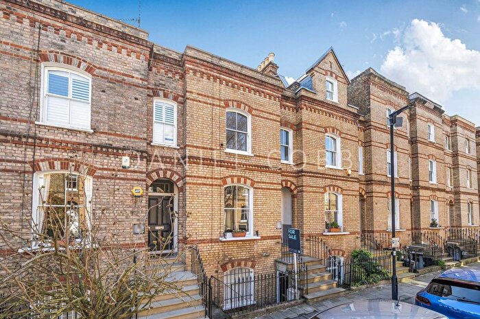 3 Bedroom Flat For Sale In Ravensdon Street, London, SE11