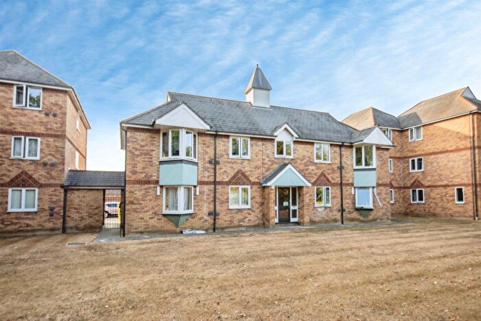 1 Bedroom Flat For Sale In Bignell Croft, Highwoods, Colchester, CO4