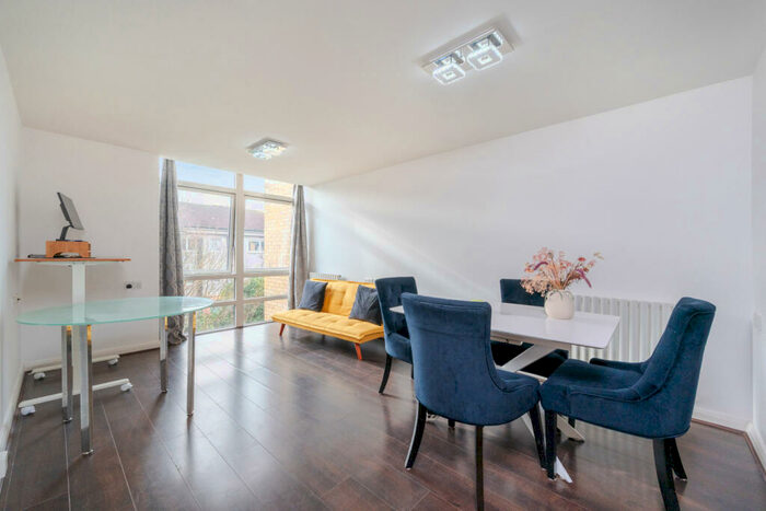 1 Bedroom Flat To Rent In Fairlead House, Cassilis Road, E14