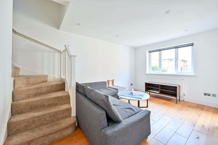 3 Bedroom Terraced House To Rent In John Maurice Close, Elephant And Castle, London, SE17