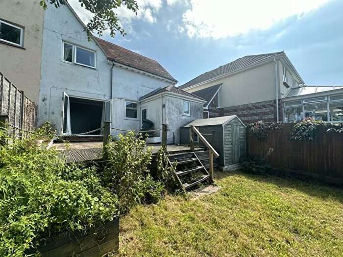 2 Bedroom Flat For Sale In Kingston Lane, Kingston, Sturminster Newton, DT10
